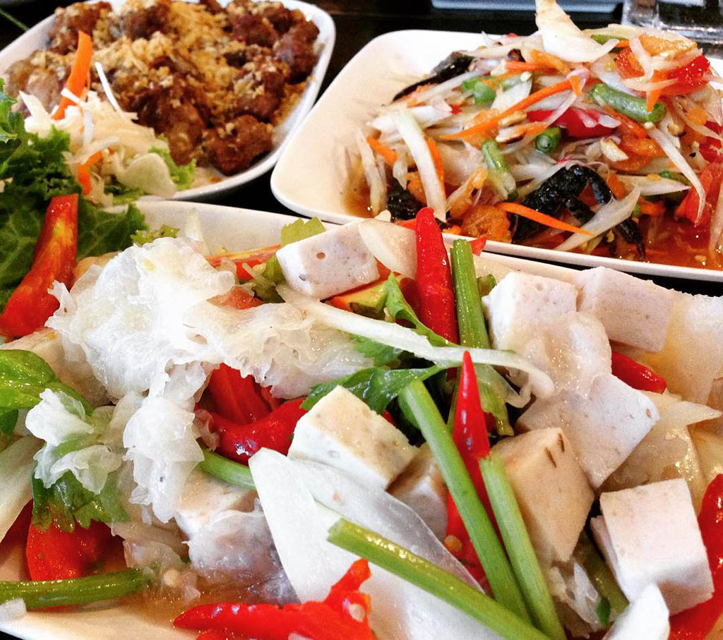 Ăn Gì Ở Chiang Mai? Gợi Ý Món Ăn & Địa Điểm Ăn Uống