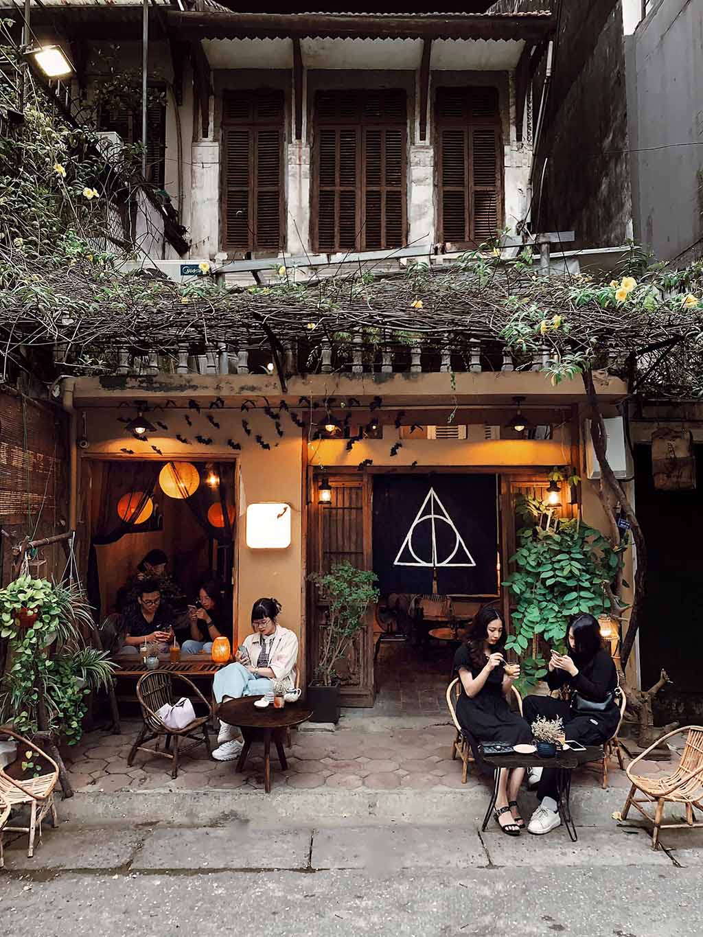 Các Quán Cafe Đẹp Ở Hà Nội Để Chụp Ảnh & Đồ Uống Ngon